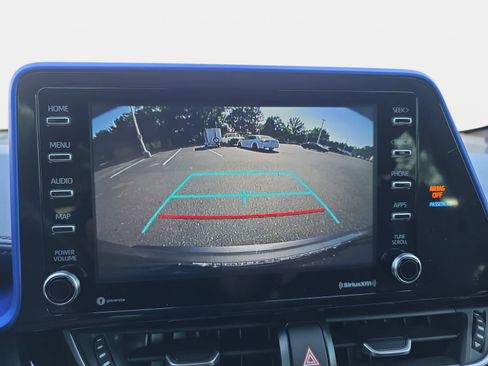 Used 2022 Toyota C-HR XLE FWD image 22
