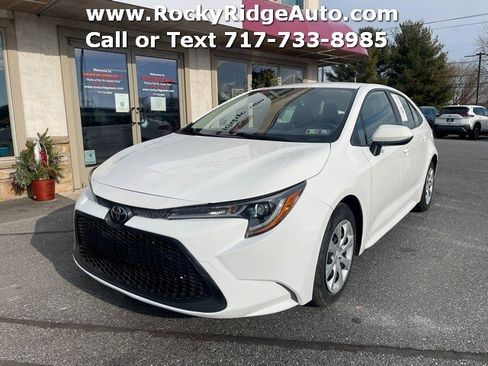 Used 2022 Toyota Corolla LE image 3