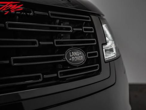 Used 2024 Land Rover Range Rover SE image 10