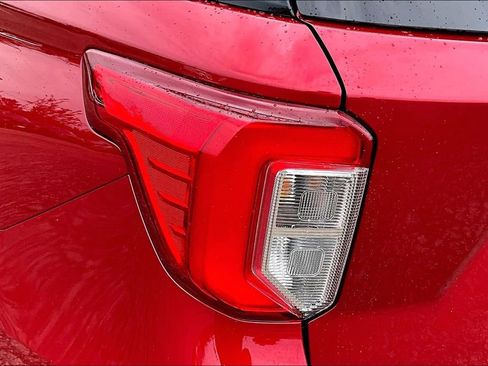 Certified 2024 Ford Explorer XLT w/ Equipment Group 202A AWD/4WD image 31