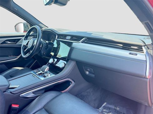 Used 2024 Jaguar F-PACE R-Dynamic S image 32