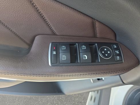 Used 2015 Mercedes-Benz GL 550 4MATIC image 27