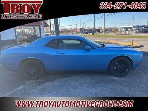 Used 2016 Dodge Challenger SXT Plus image 6