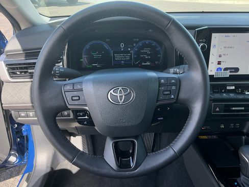 Certified 2025 Toyota Camry XLE image 9
