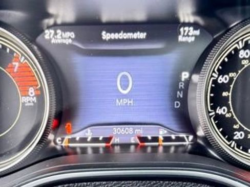 Used 2020 Jeep Cherokee Limited image 12