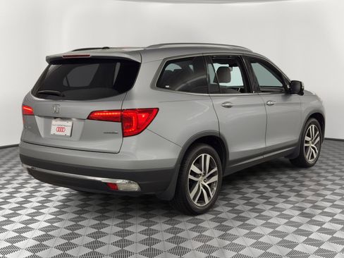 Used 2017 Honda Pilot Touring image 9