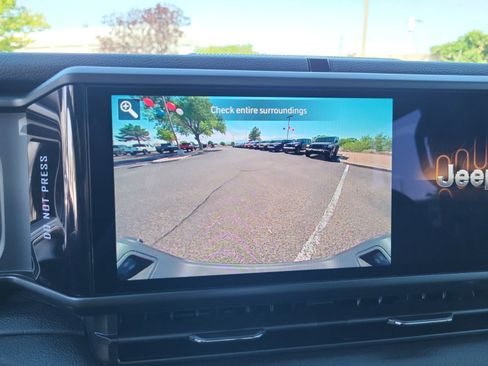 New 2025 Jeep Gladiator Sport image 27