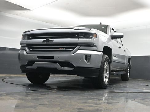 Used 2018 Chevrolet Silverado 1500 LTZ Z71 w/ LTZ Plus Package AWD/4WD image 24