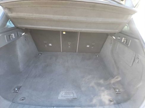 Used 2018 Jaguar F-PACE Premium image 39