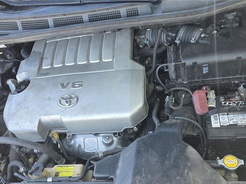 Used 2009 Toyota Sienna XLE FWD image 9