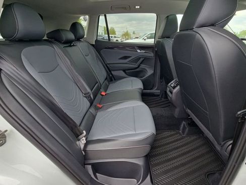 New 2026 Volkswagen Tiguan SE FWD image 27