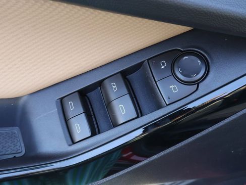 New 2026 Chevrolet Equinox ACTIV w/ Convenience Package III FWD image 17