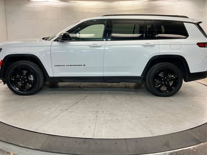 Used 2023 Jeep Grand Cherokee L Laredo