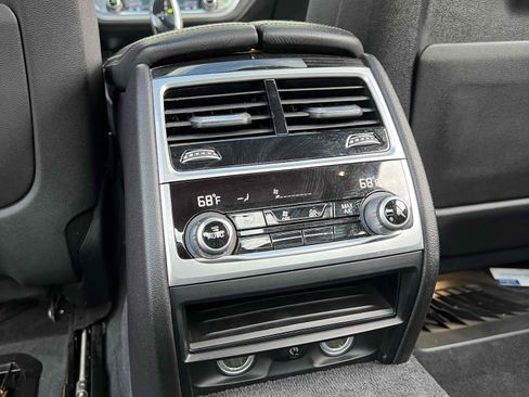 Used 2018 BMW 740e xDrive image 31