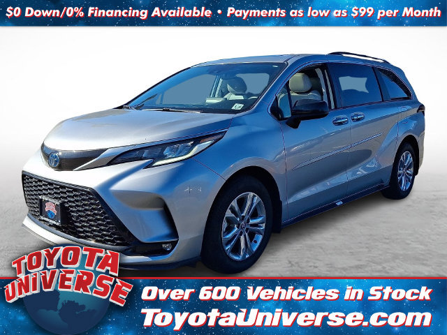 Used 2023 Toyota Sienna XSE w/ XSE Plus Package AWD/4WD image 3