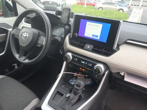 Used 2023 Toyota RAV4 XLE FWD image 11