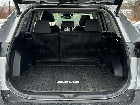 Used 2022 Toyota RAV4 XLE w/ Convenience Package image 24