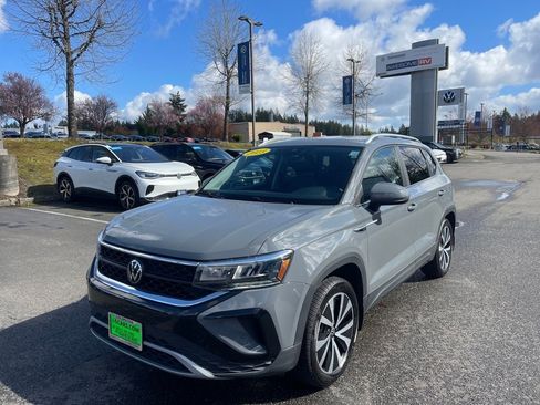 Used 2023 Volkswagen Taos SE image 9