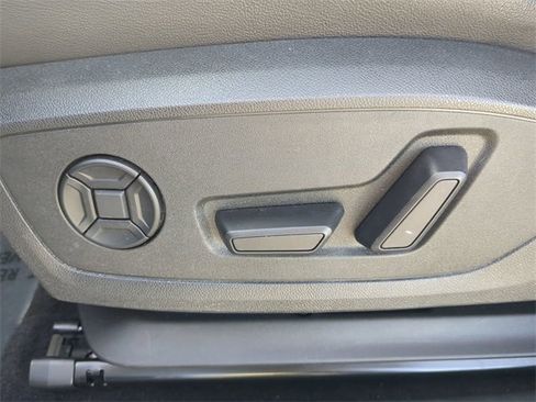 Used 2023 Audi Q4 e-tron Premium Plus w/ Premium Plus image 20