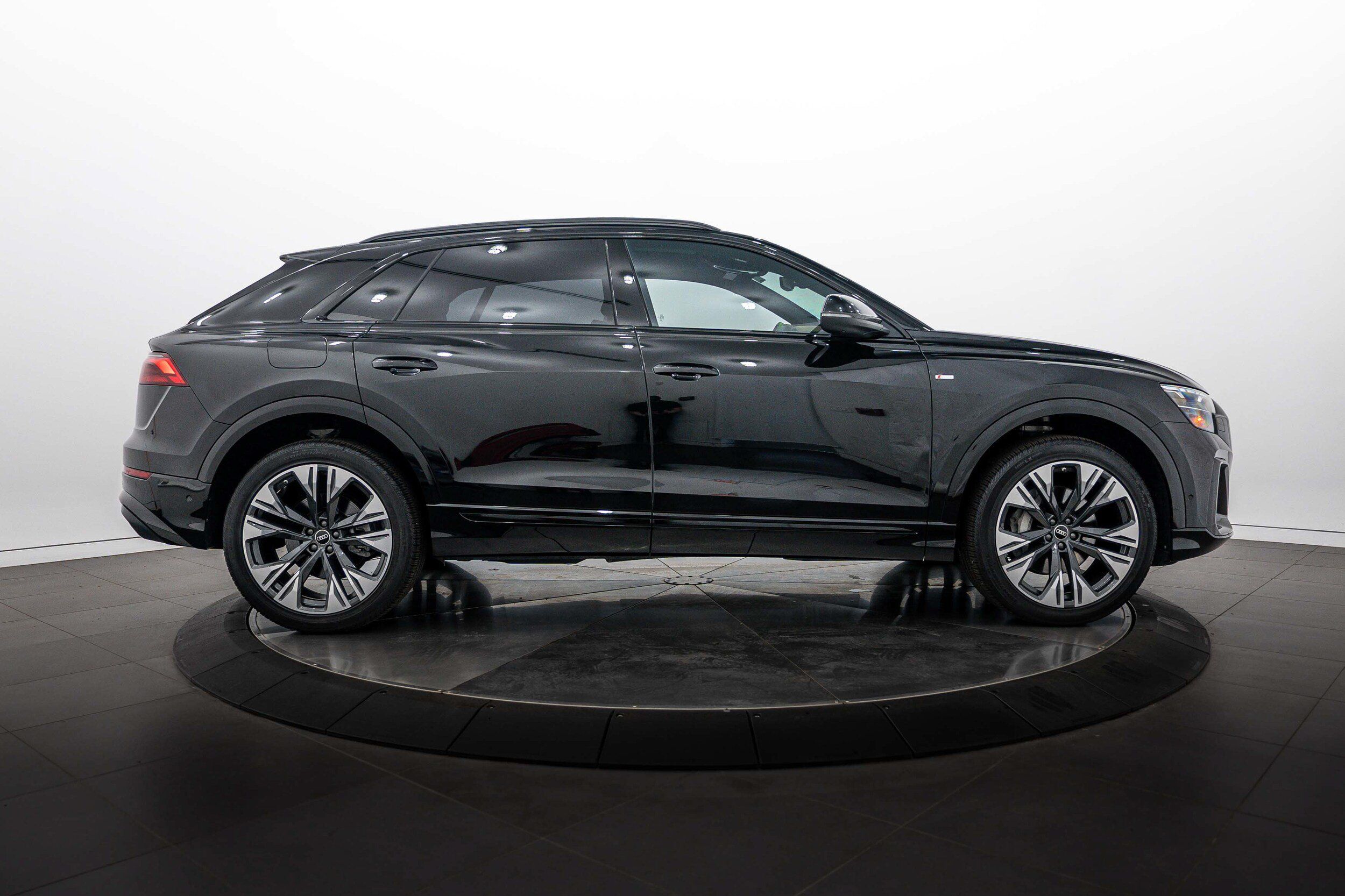 Certified 2025 Audi Q8 Premium Plus w/ Premium Plus Package AWD/4WD image 3