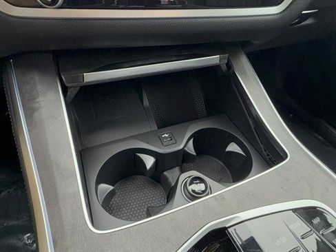 New 2026 BMW X5 xDrive50e image 16