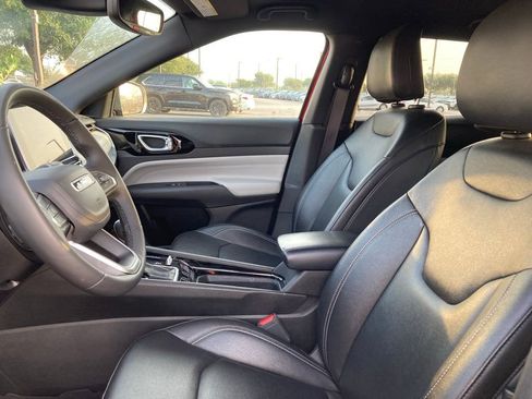 Used 2025 Jeep Compass Limited AWD/4WD image 10