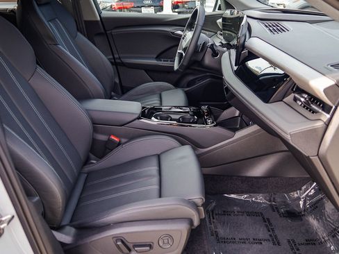 Certified 2025 Audi Q6 e-tron Premium Plus w/ Premium Plus image 18