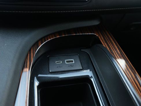 Used 2023 Cadillac Escalade ESV Premium Luxury AWD/4WD image 39