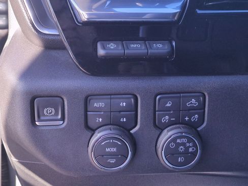 Used 2024 Chevrolet Silverado 2500 High Country w/ High Country Premium Package image 24