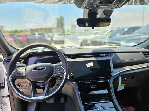 New 2026 Jeep Grand Cherokee Altitude RWD image 23