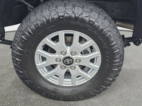 Used 2024 Toyota Tacoma SR AWD/4WD image 31