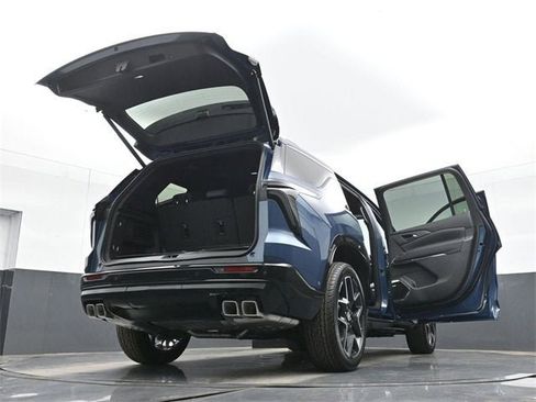 New 2026 Chevrolet Traverse High Country w/ LPO, Floor Liner Package image 60