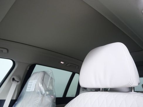 Used 2026 BMW X7 xDrive40i image 11