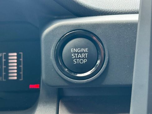 Used 2025 Toyota Tacoma SR5 image 27