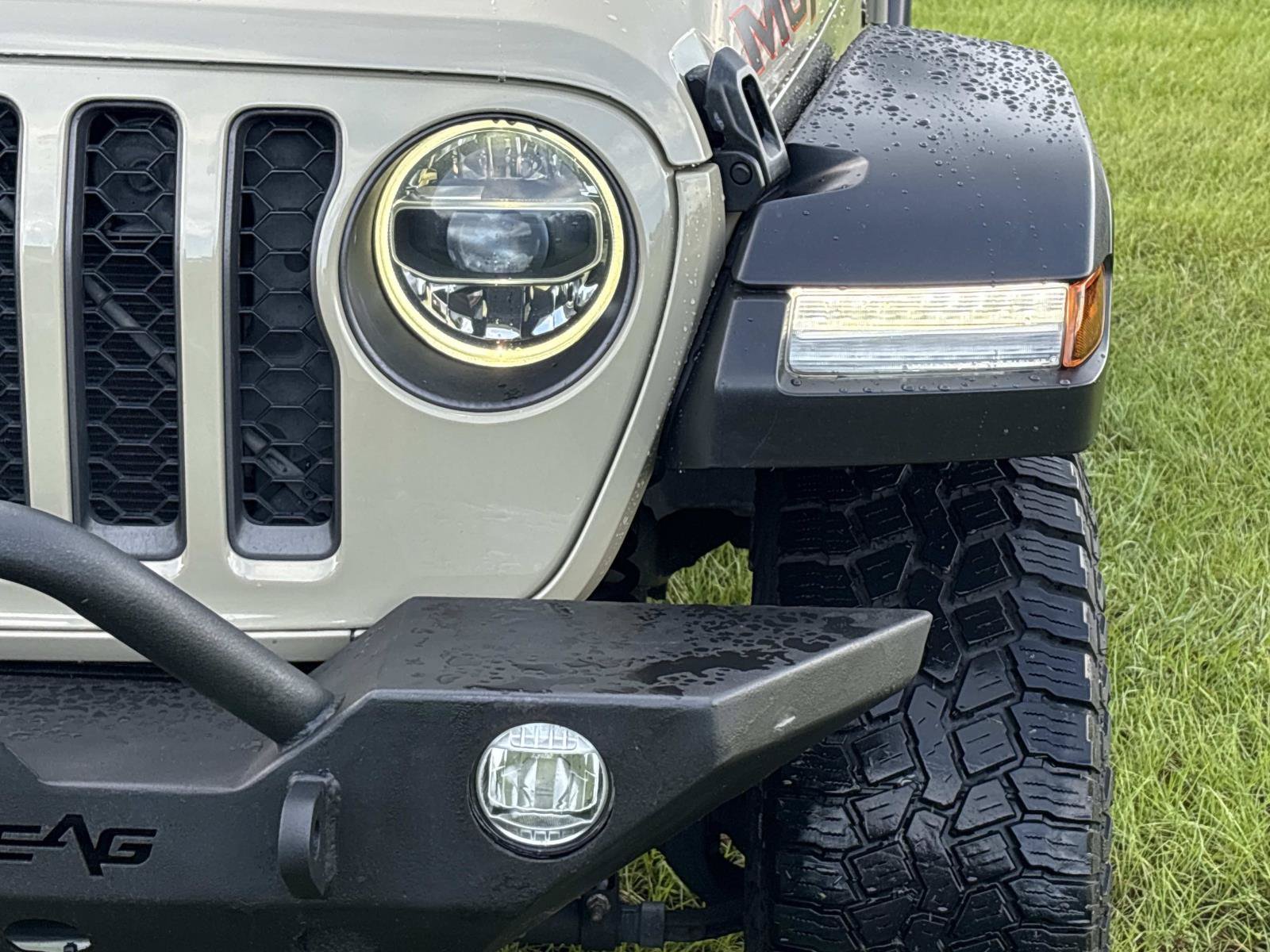 Used 2022 Jeep Gladiator Mojave w/ LED Lighting Group AWD/4WD image 9