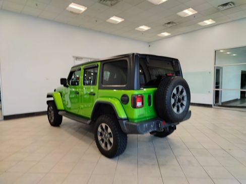 Used 2019 Jeep Wrangler Unlimited Sahara AWD/4WD image 5