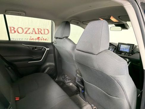 Used 2020 Toyota RAV4 LE FWD image 19