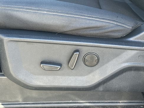 Used 2022 Ford F150 XLT w/ Equipment Group 302A High image 10