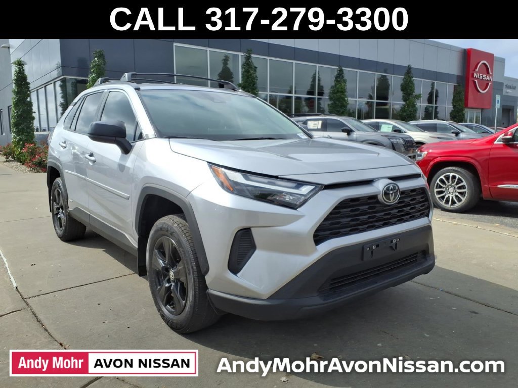 Used 2025 Toyota RAV4 LE AWD/4WD image 2