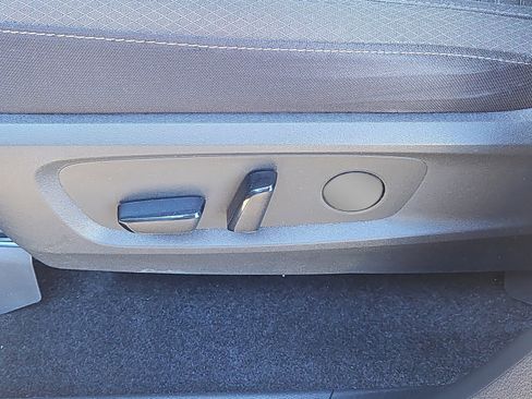 Certified 2022 Nissan Pathfinder SV image 11