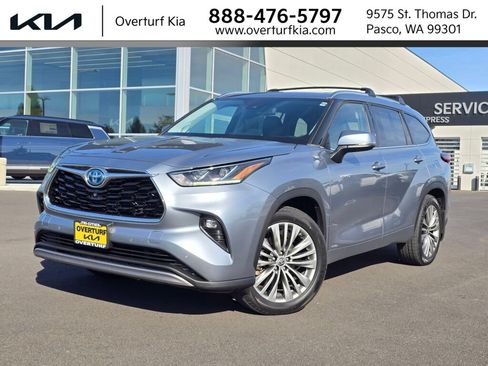 Used 2021 Toyota Highlander Platinum AWD/4WD image 1