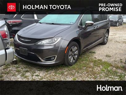 Used 2020 Chrysler Pacifica Limited w/ Advanced Safetytec Group