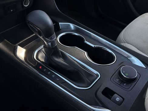 Used 2023 Chevrolet Traverse LS image 18