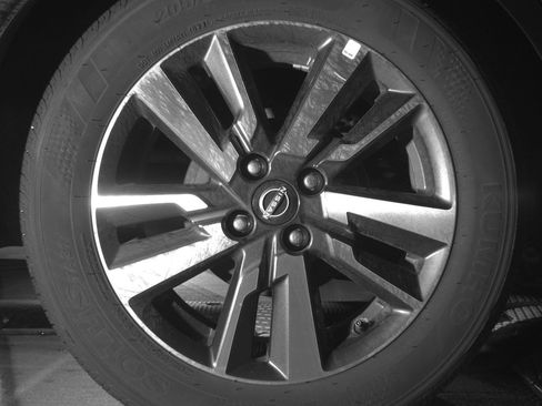 Used 2025 Nissan Versa SV FWD image 18