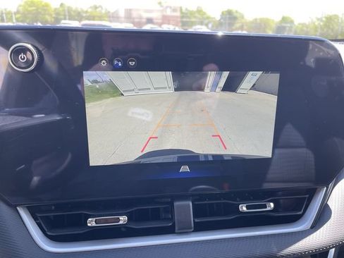 Used 2025 Chevrolet Equinox LT FWD image 21