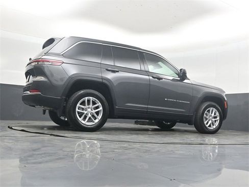 New 2025 Jeep Grand Cherokee Laredo X w/ Luxury Tech Group I image 39