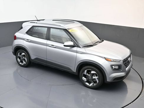 Certified 2026 Hyundai Venue SEL FWD image 15
