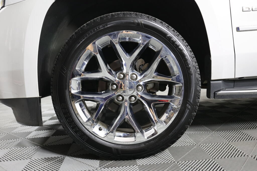 Used 2018 GMC Yukon Denali w/ Open Road Package AWD/4WD image 9