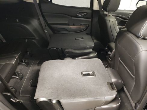 Used 2023 GMC Acadia Denali image 13