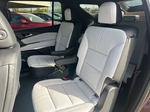 New 2026 Chevrolet Traverse High Country image 10